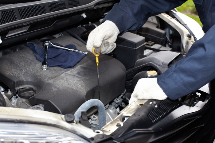 Entretien d’une voiture d’occasion: réviser son niveau d’huile